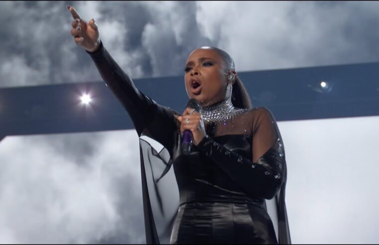 Jennifer Hudson Pays Tribute to Whitney Houston | AMAs 50th Anniversary Special