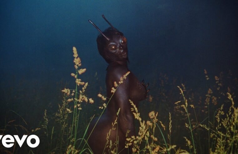 SZA – Drive (Official Video)