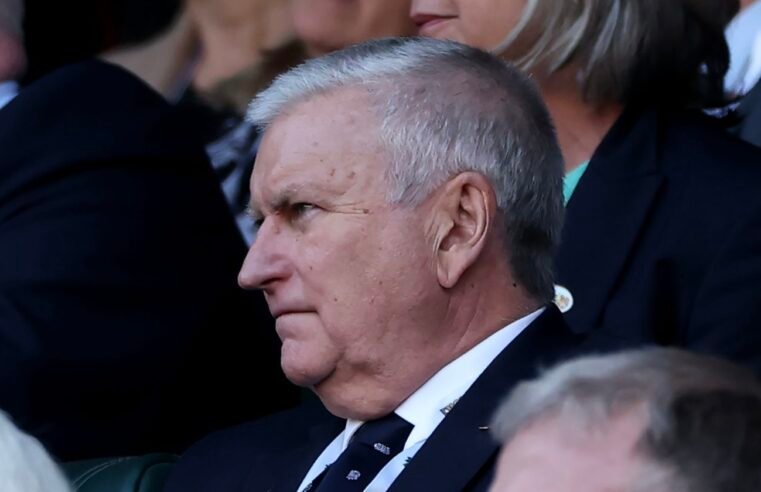 English rugby chief survives no-confidence vote