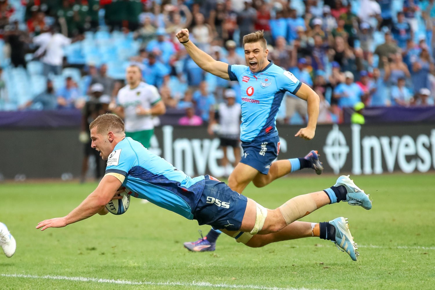 Bulls bash Leinster, Lions edge Cardiff