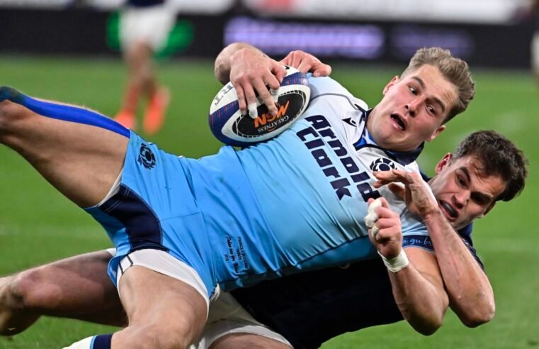 Defence coach hails French resilience