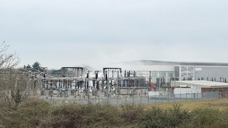 Huge fire closes UK’s Heathrow Airport, hundreds of flights disrupted – SABC News