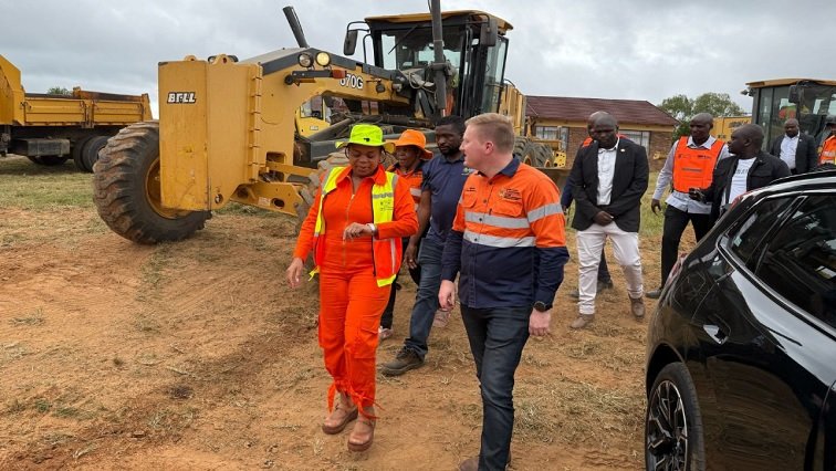 Macpherson conducts oversight visit at Limpopo Theatre site – SABC News