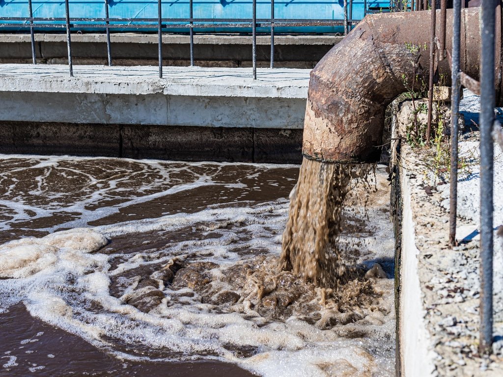 Mahikeng residents face 20 years of sewage spills, water woes – SABC News
