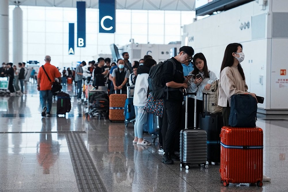 China issues risk alert for tourists travelling to US – SABC News