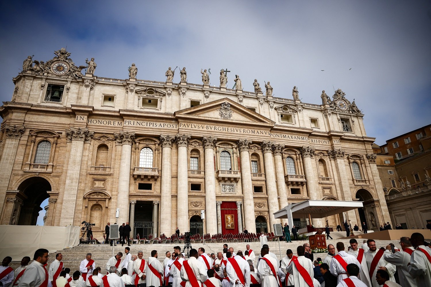 Gallery | Crowds ahead of Pope Francis’ funeral