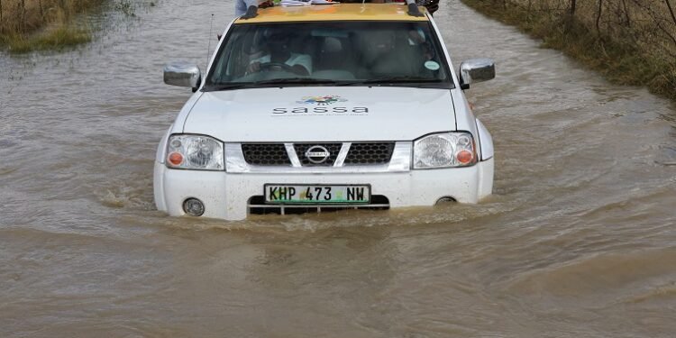 Khunotswane residents struggle as floods worsen, plead for help – SABC News