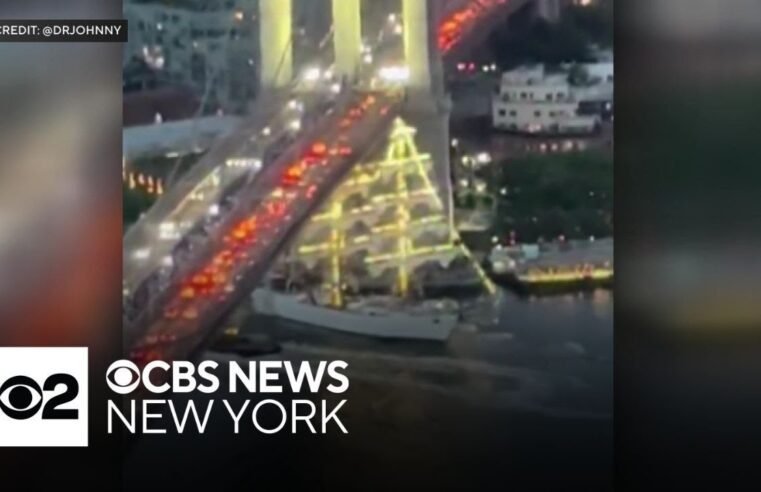 Videos show ship collision with Brooklyn Bridge