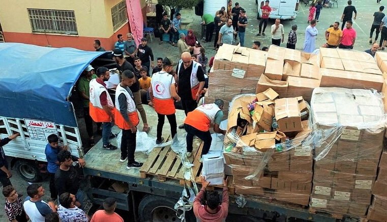 Bread and baby food reaches Gazans as blockade eases – SABC News