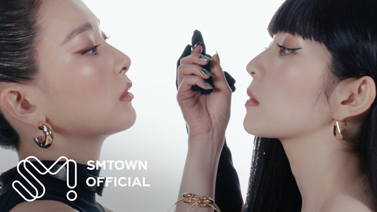 Red Velvet – IRENE & SEULGI ‘TILT’ MV
