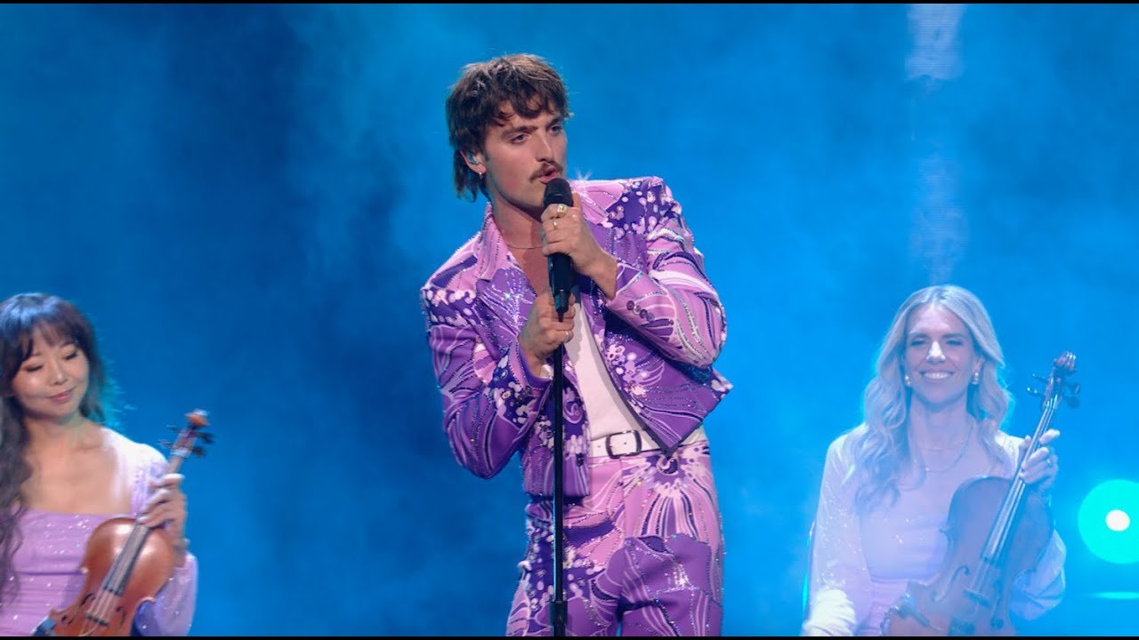Benson Boone – Mystical Magical (Live at the 2025 American Music Awards)