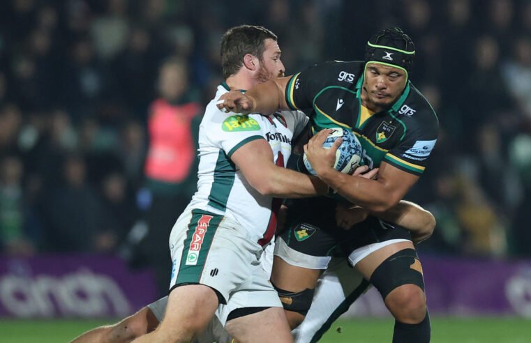 Trokkie barges down Bok door