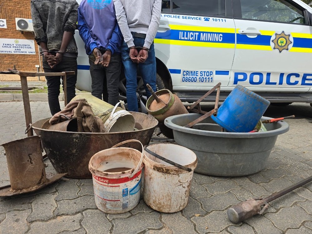Illegal miners caught with unpolished diamonds to appear in court – SABC News