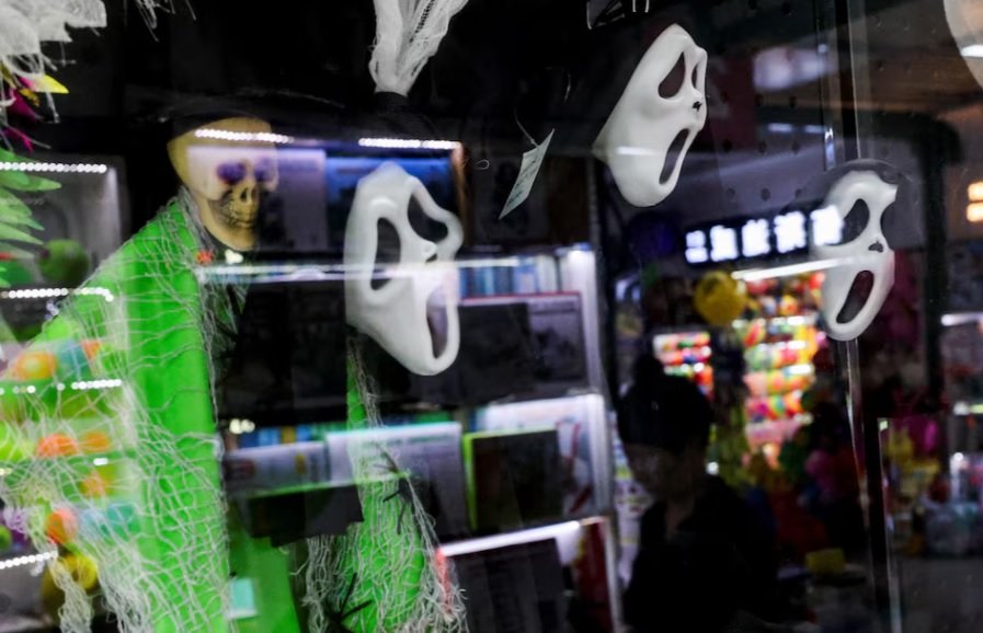 Tariff truce sparks hope for Halloween orders in China – SABC News