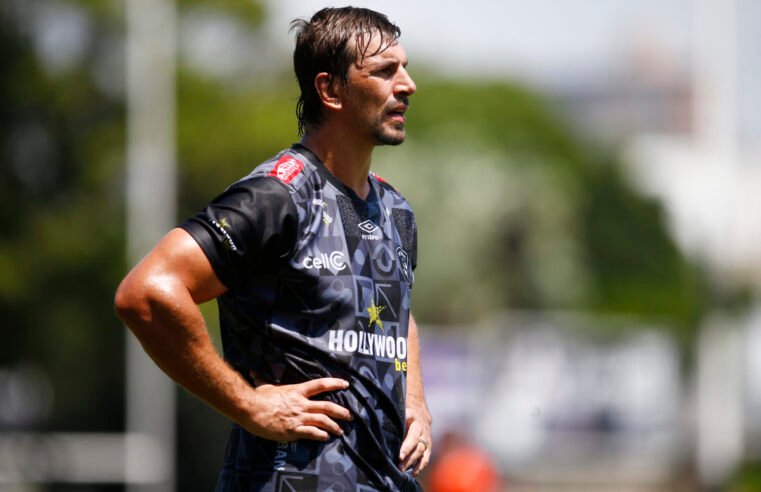 Watch: Eben back on the grind