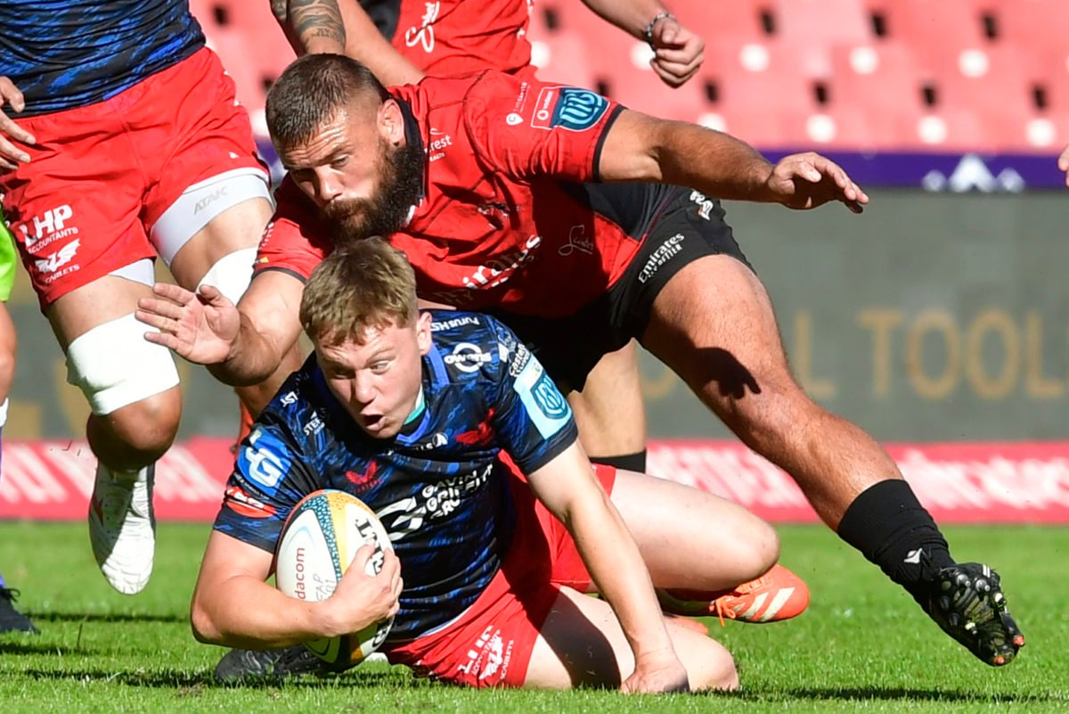Scarlets punish Lions to stay in playoff hunt