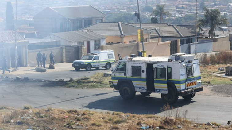 Diepkloof Hostel’s private ownership questioned by MMC – SABC News