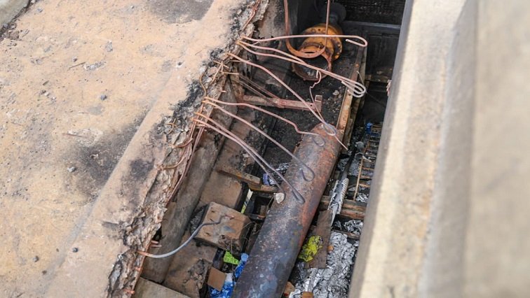 City Power urges public to report vandalism after M1 bridge fire – SABC News