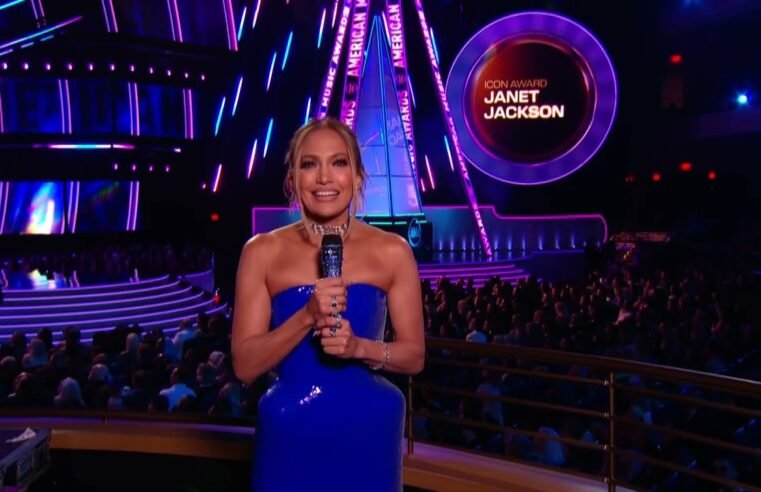 Jennifer Lopez Introduces Janet Jackson’s Performance [2025 American Music Awards]