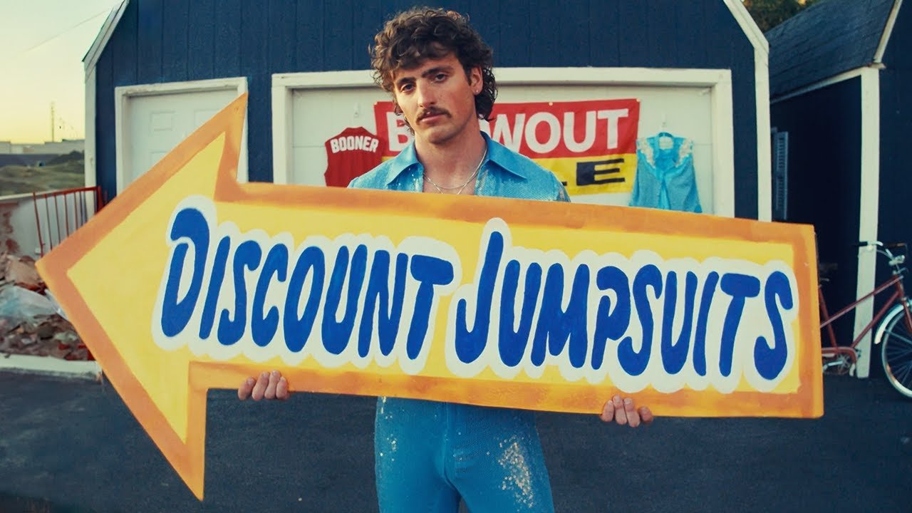 Benson Boone – Mr Electric Blue (Official Music Video)