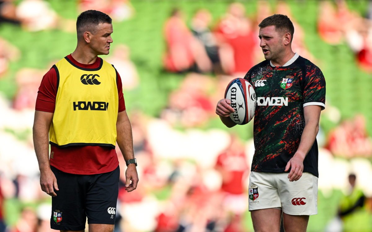 Russell laughs off Sexton beef