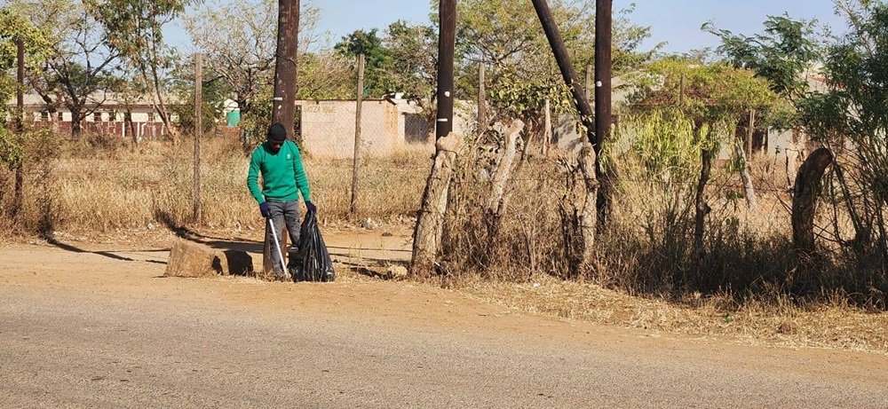 Nkomazi municipal workers protest over salaries in Mpumalanga – SABC News