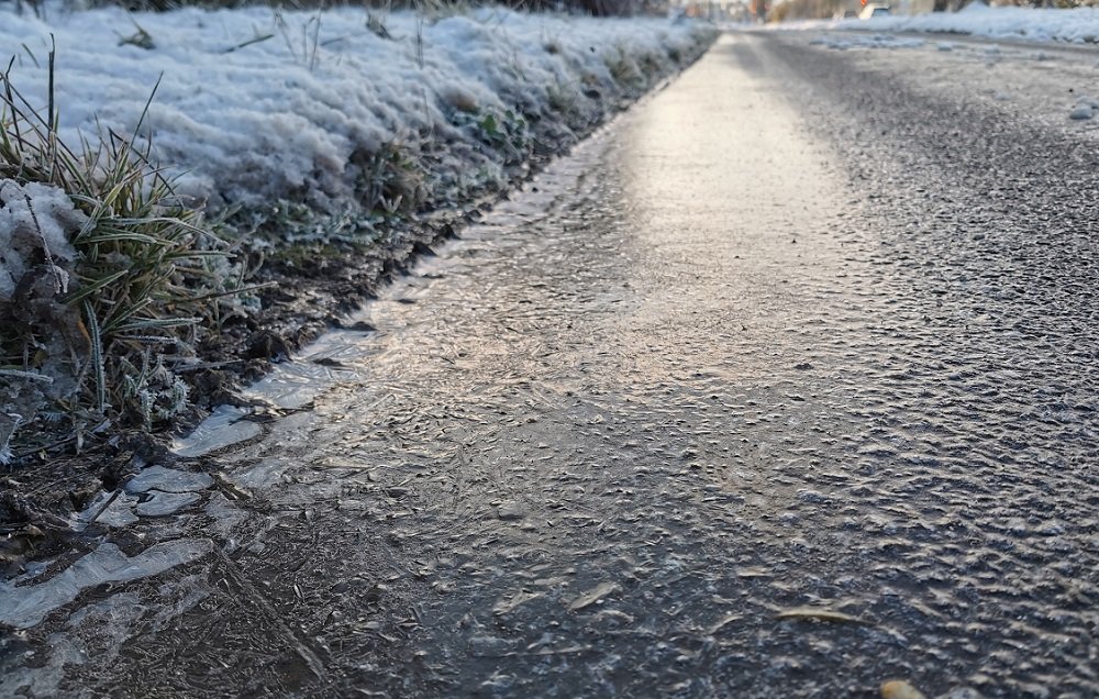 KZN authorities working to remove black ice on south coast N2 – SABC News