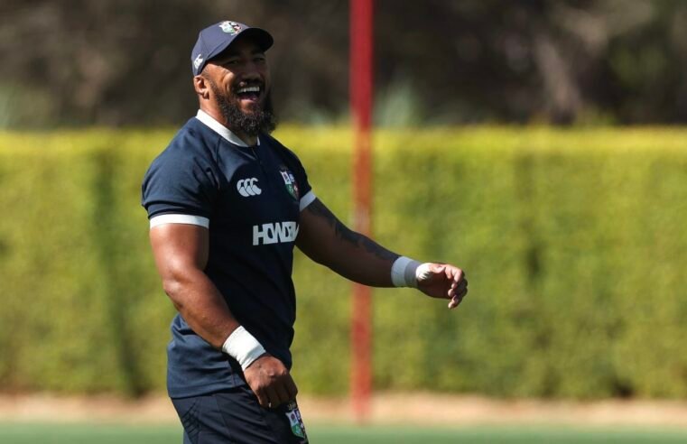 Lions snap back at Schmidt