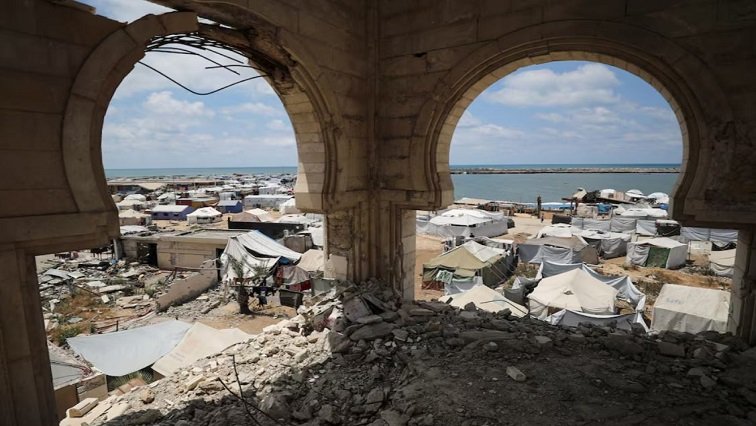 Israeli military fires shots near Gaza aid distribution site – SABC News