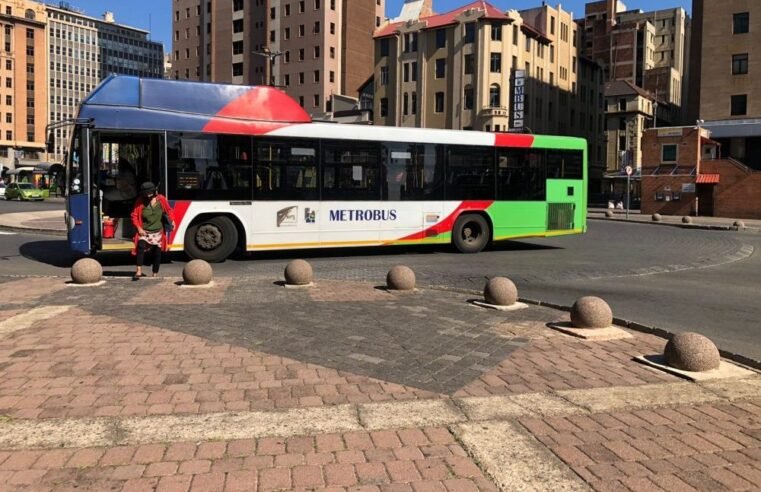 Metrobus commuters protest change in payment system – SABC News