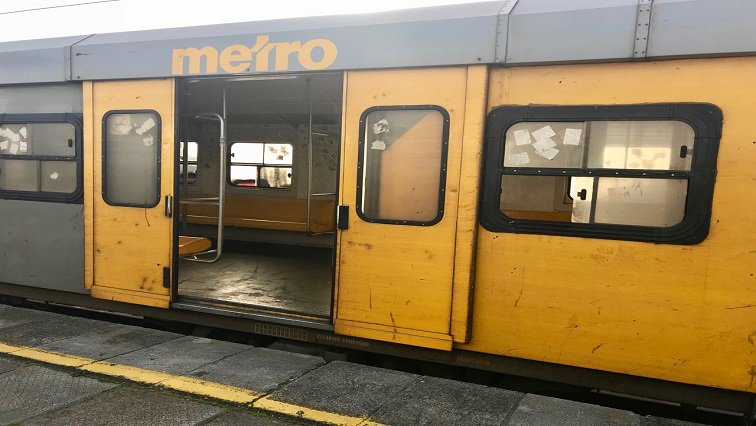 Vehicle ploughs into train at level crossing near Phillipi – SABC News