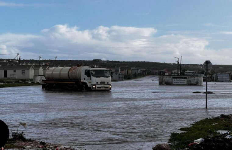 Cape Town braces for more flooding as heavy rains continue – SABC News