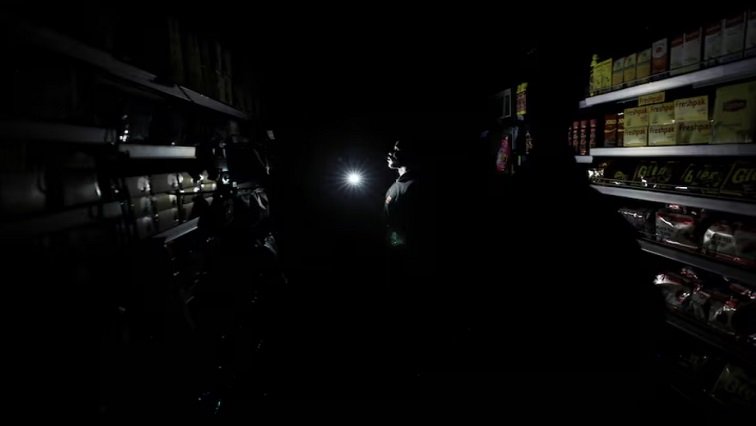 Fordsburg residents struggle to keep warm amid power outage – SABC News