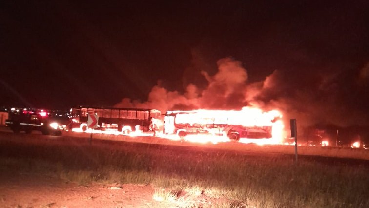 Probe under way into fire that destroyed several buses in Pretoria – SABC News
