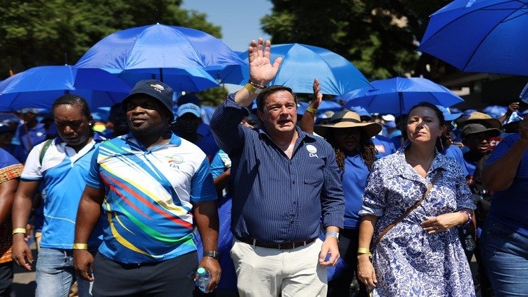 Steenhuisen to run for 3rd term as DA leader – SABC News