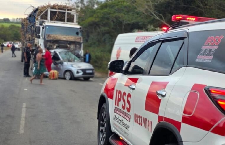 Two dead in multi-vehicle crash on R614 near Upper Tongaat in Durban – SABC News