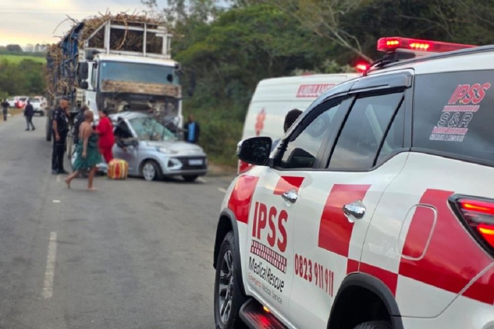 Two dead in multi-vehicle crash on R614 near Upper Tongaat in Durban – SABC News