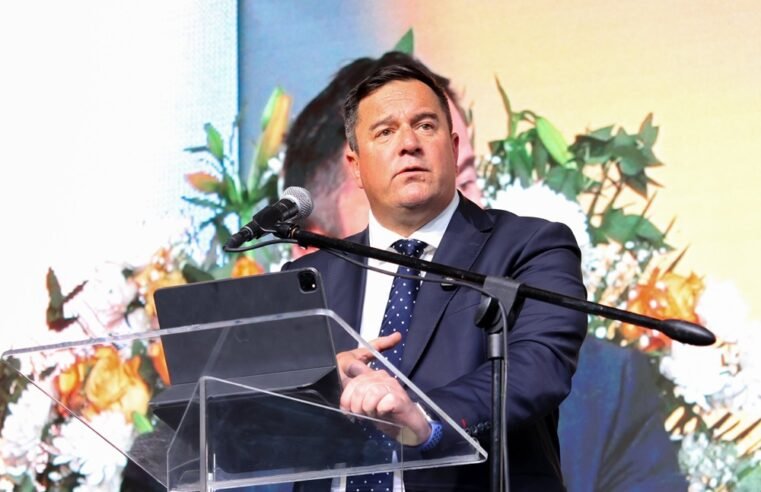 ‘Fire our ministers if you’re unhappy with DA’s stance on corruption’ – SABC News