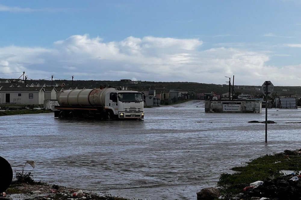 Hundreds of WC residents still affected by inclement weather – SABC News