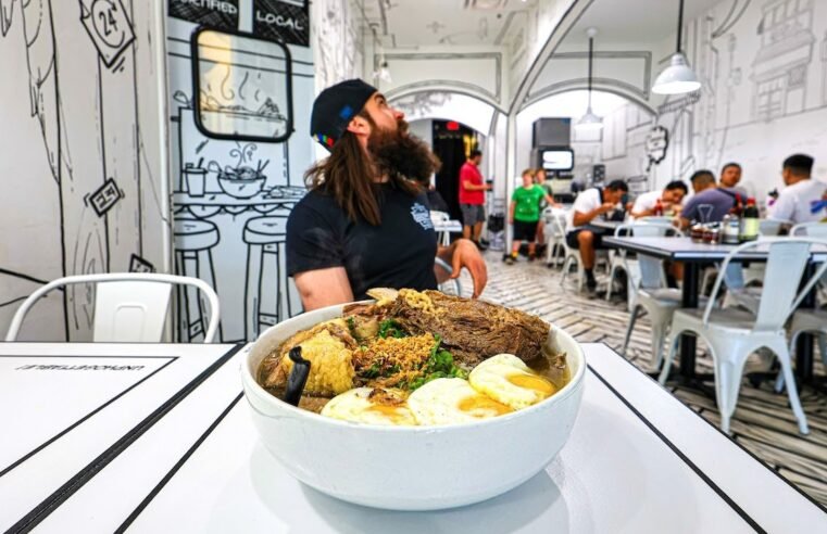 I ORDERED THE GIANT PHO CHALLENGE AT FLORIDA’S FAMOUS BLACK AND WHITE RESTAURANT! | BeardMeatsFood