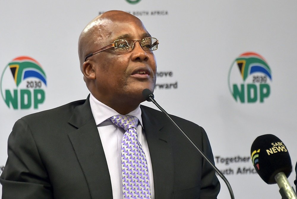 Motsoaledi to act on report into medical aid schemes’ discrimination – SABC News