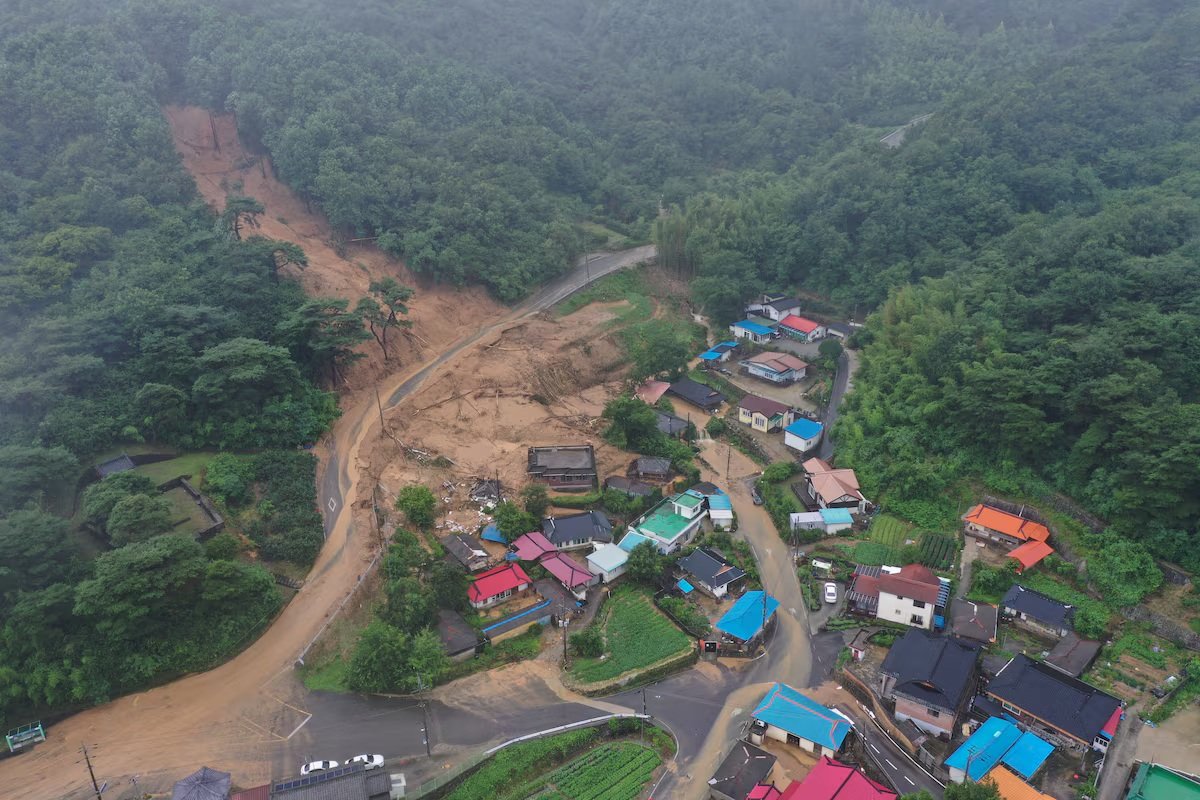Death toll sits at 17 in South Korea as rains cause landslide, floods – SABC News