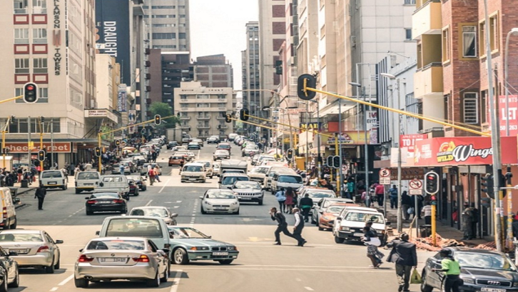 DA’s Solly Msimanga leads party’s walkabout in Joburg CBD – SABC News