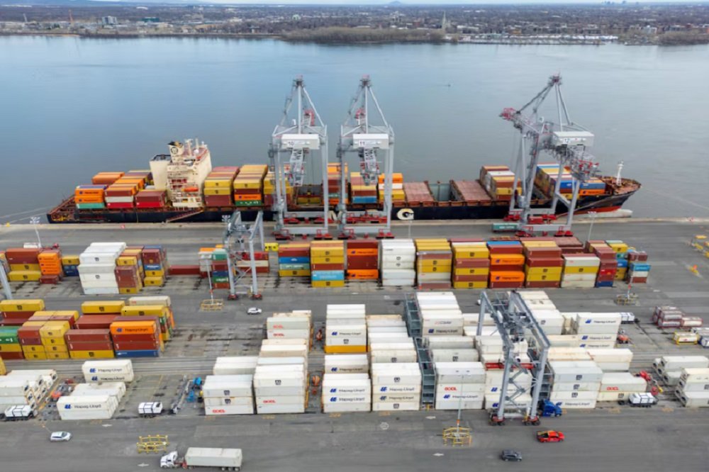 Trump puts 35% tariff on Canada, eyes 15%-20% tariffs for others – SABC News