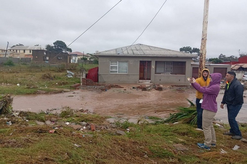 Eastern Cape CoGTA MEC assures flood victims of relocation – SABC News