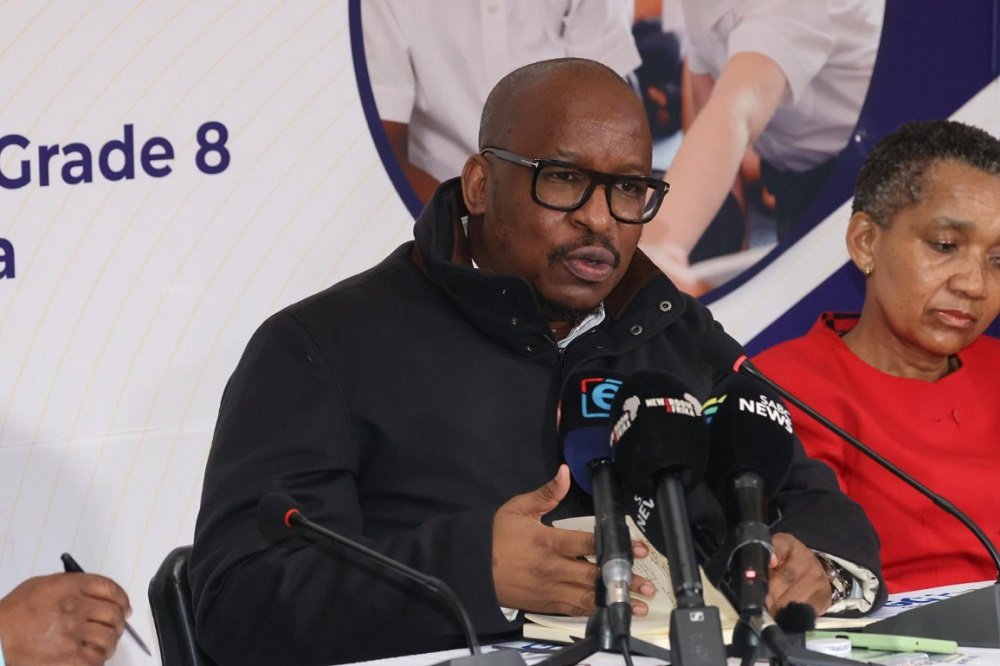 Gauteng parents urged to apply timeously for school admissions – SABC News