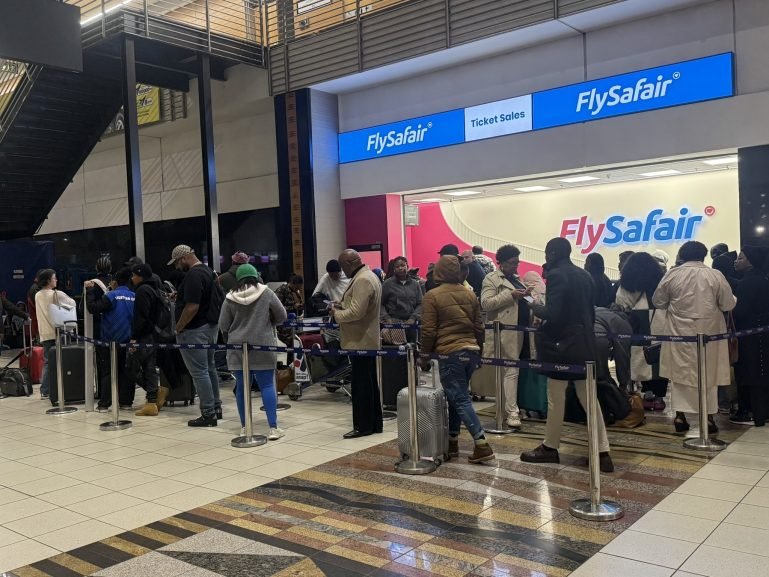 Passengers stranded as Flysafair cancels 26 flights amid pilot strike – SABC News