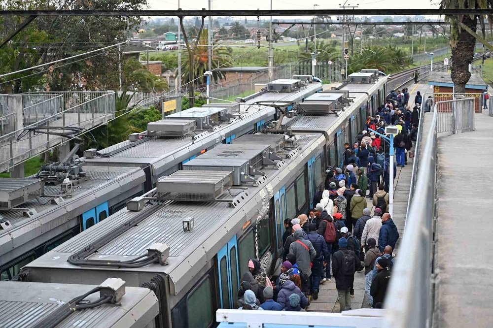 Union calls for immediate withdrawal of Metrorail’s fare increase – SABC News