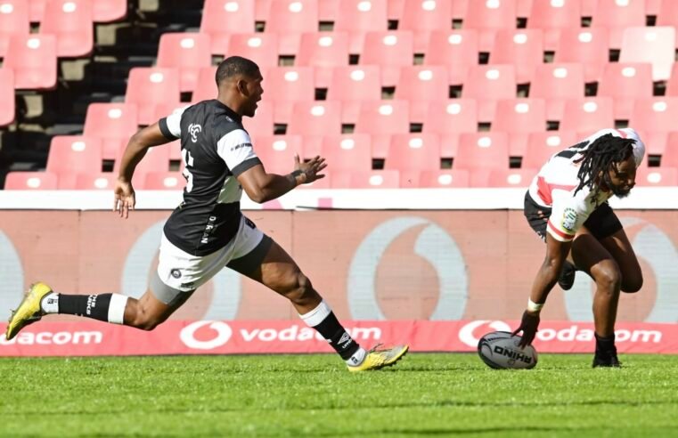Seven-try Lions smash Sharks
