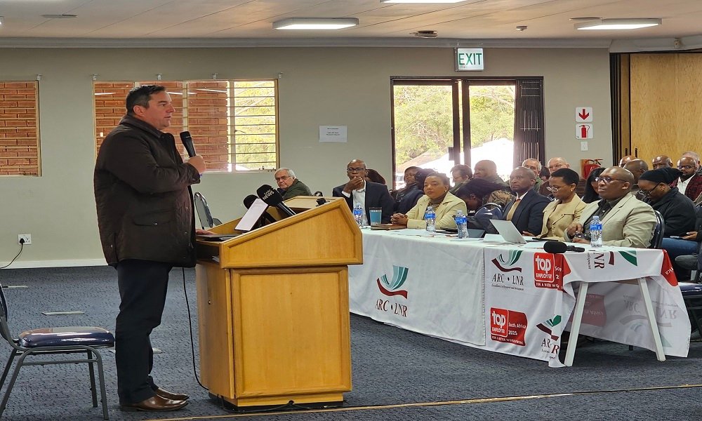 Foot and mouth disease has crippled SA’s economy: Steenhuisen – SABC News